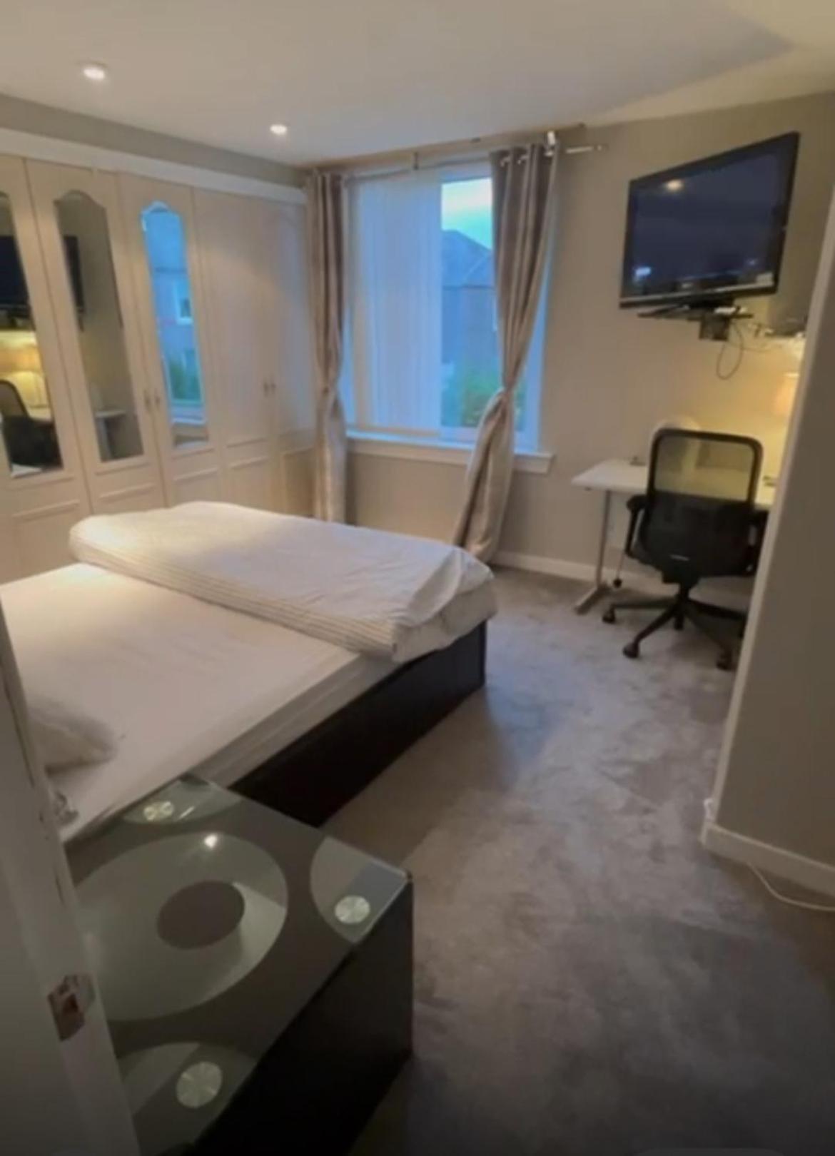 Room In A Home EDI Exterior foto